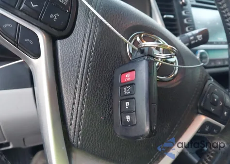 2017 Toyota Highlander Xle z USA, uszkodzony, nr VIN 5TDJZRFH1HS514363